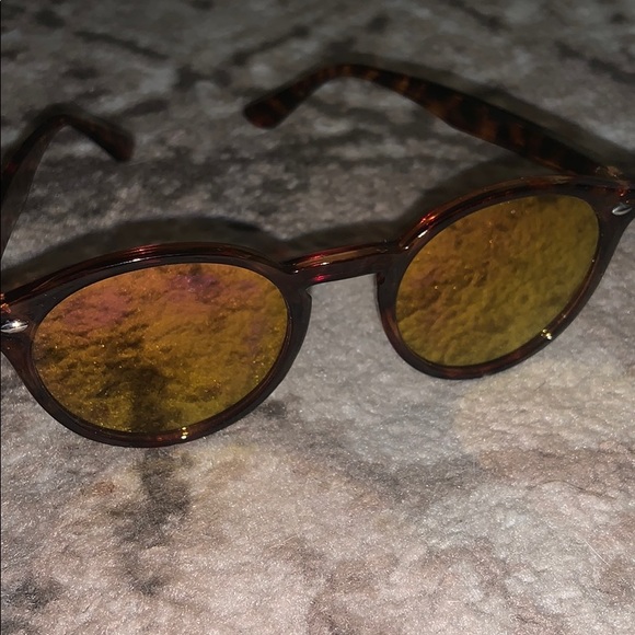 7 SUNGLASSES 😎 - Picture 5 of 8